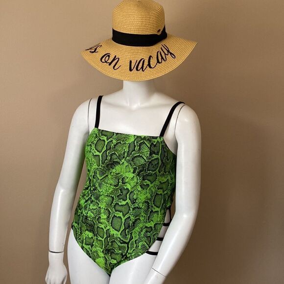 NWT Fashion Nova One Piece Swimsuit - Lime Green - Size 2X - Picture 5 of 16